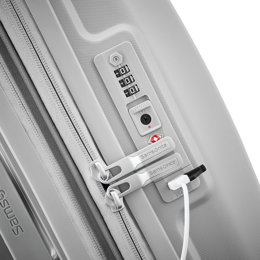 Samsonite Outline Pro Carry-on Spinner , , 1373931566_COSpin_6_USB_Port