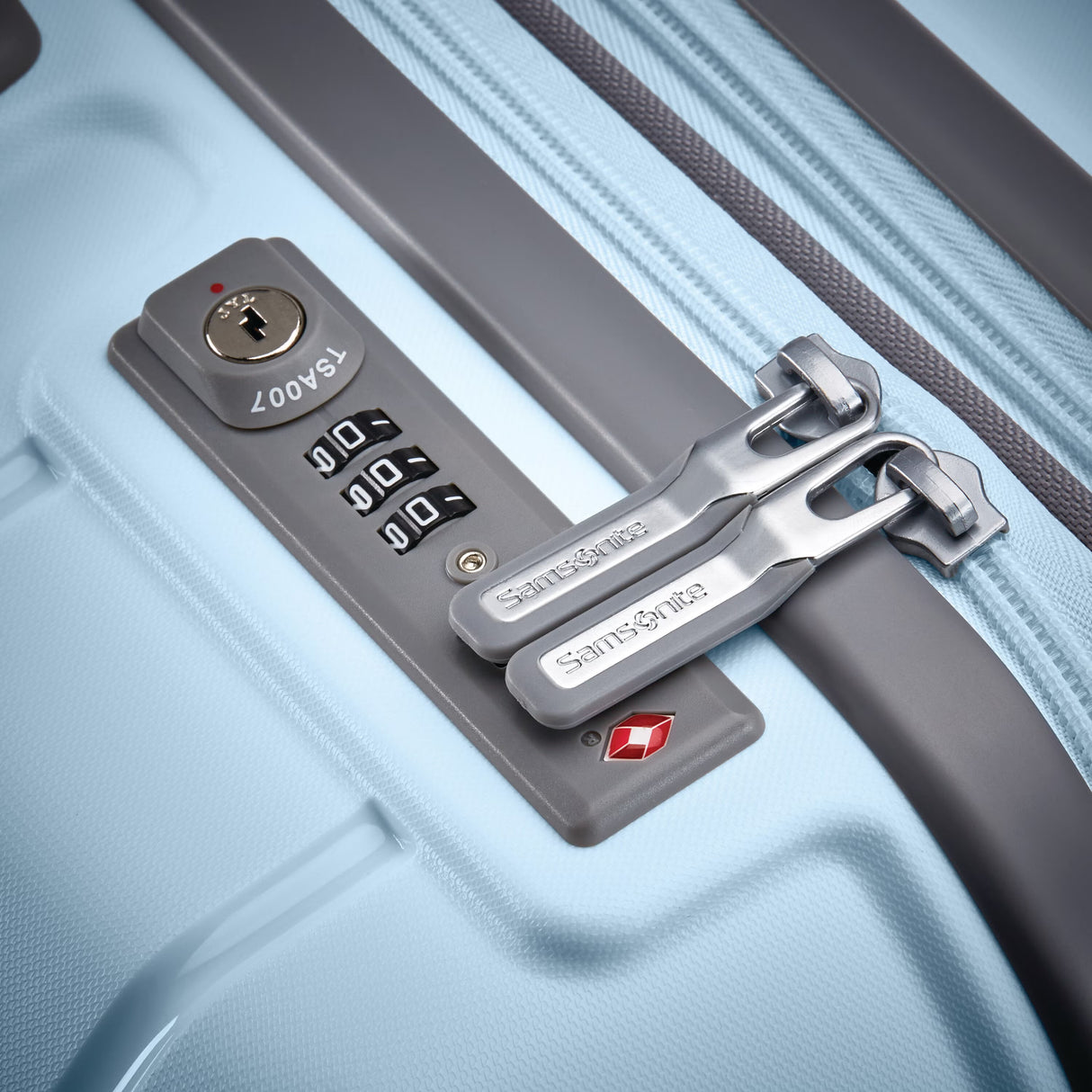 Samsonite Freeform Medium Spinner