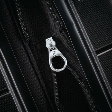 Samsonite Freeform Medium Spinner , , 782561041_24Spin_4_Expand_34dc2f6f-0fbe-4f03-aeb8-c670c916564a