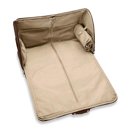 Briggs & Riley Baseline Garment Duffle , , BL329-18-Interior.1_1800x1800_fd91ad29-ec1d-45d4-b6fc-b9d41b4217ea