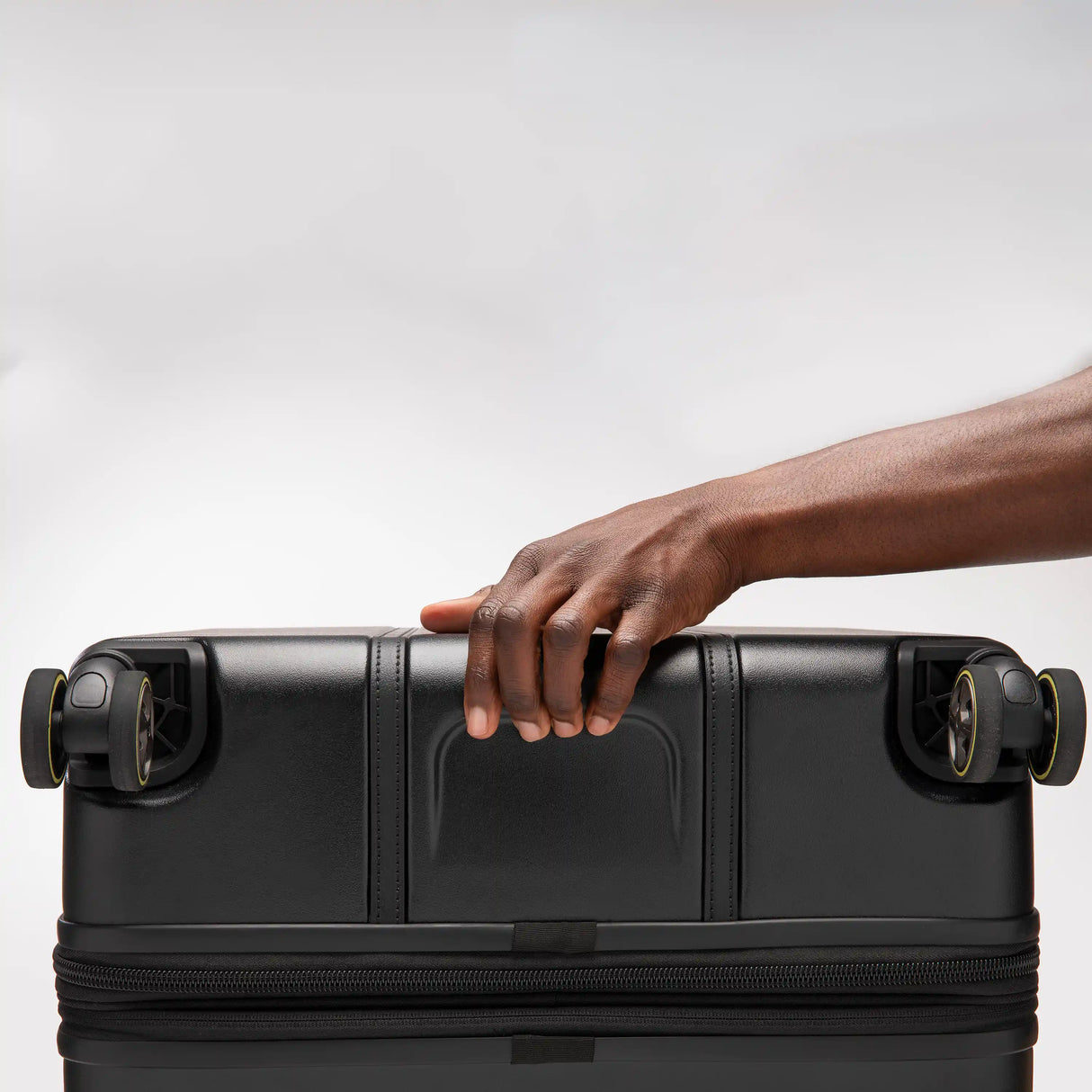 Delsey Cadence Large Expandable Spinner