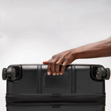 Delsey Cadence Medium Expandable Spinner