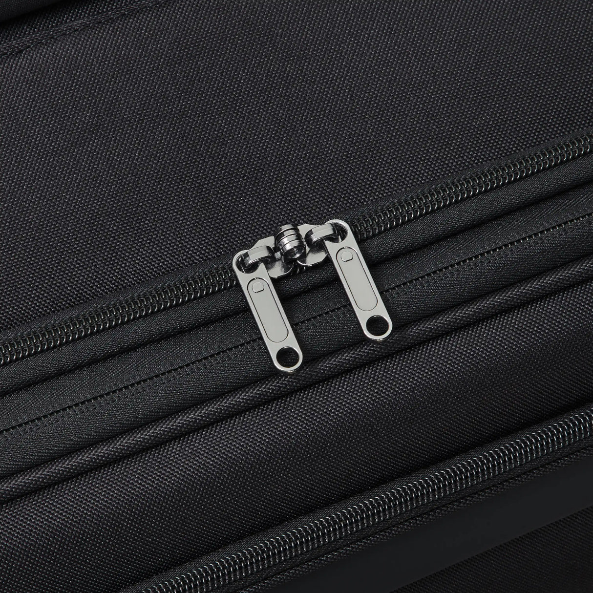 Delsey Sky Max 3.0 Medium Check-In Expandable Spinner