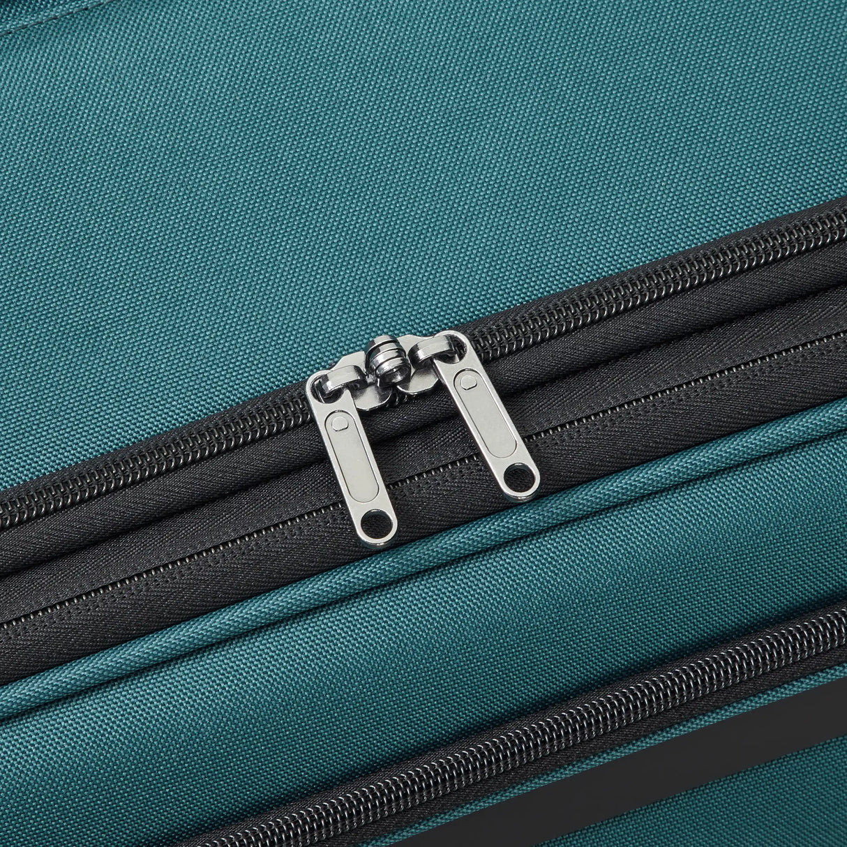 Delsey Sky Max 3.0 Large Check-In Expandable Spinner
