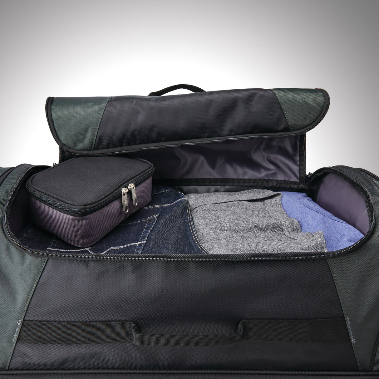 Samsonite Andante 2 Wheeled Duffle 28"